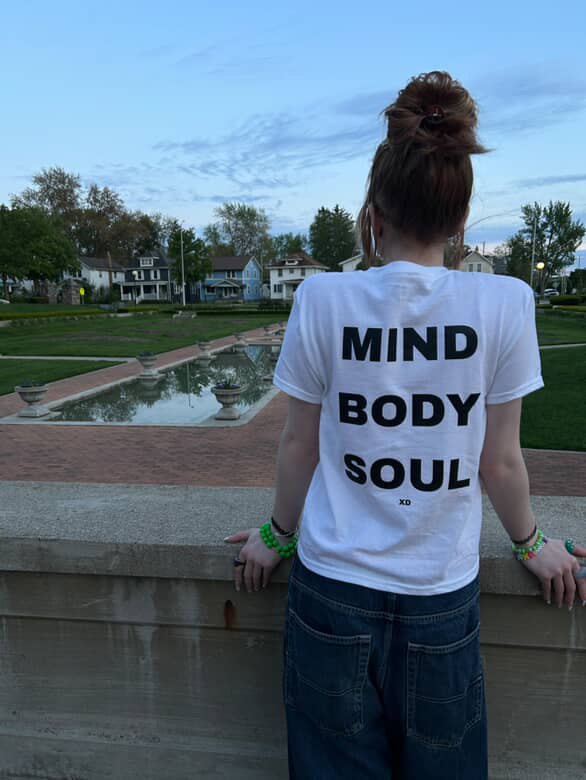 AURA T -SHIRT